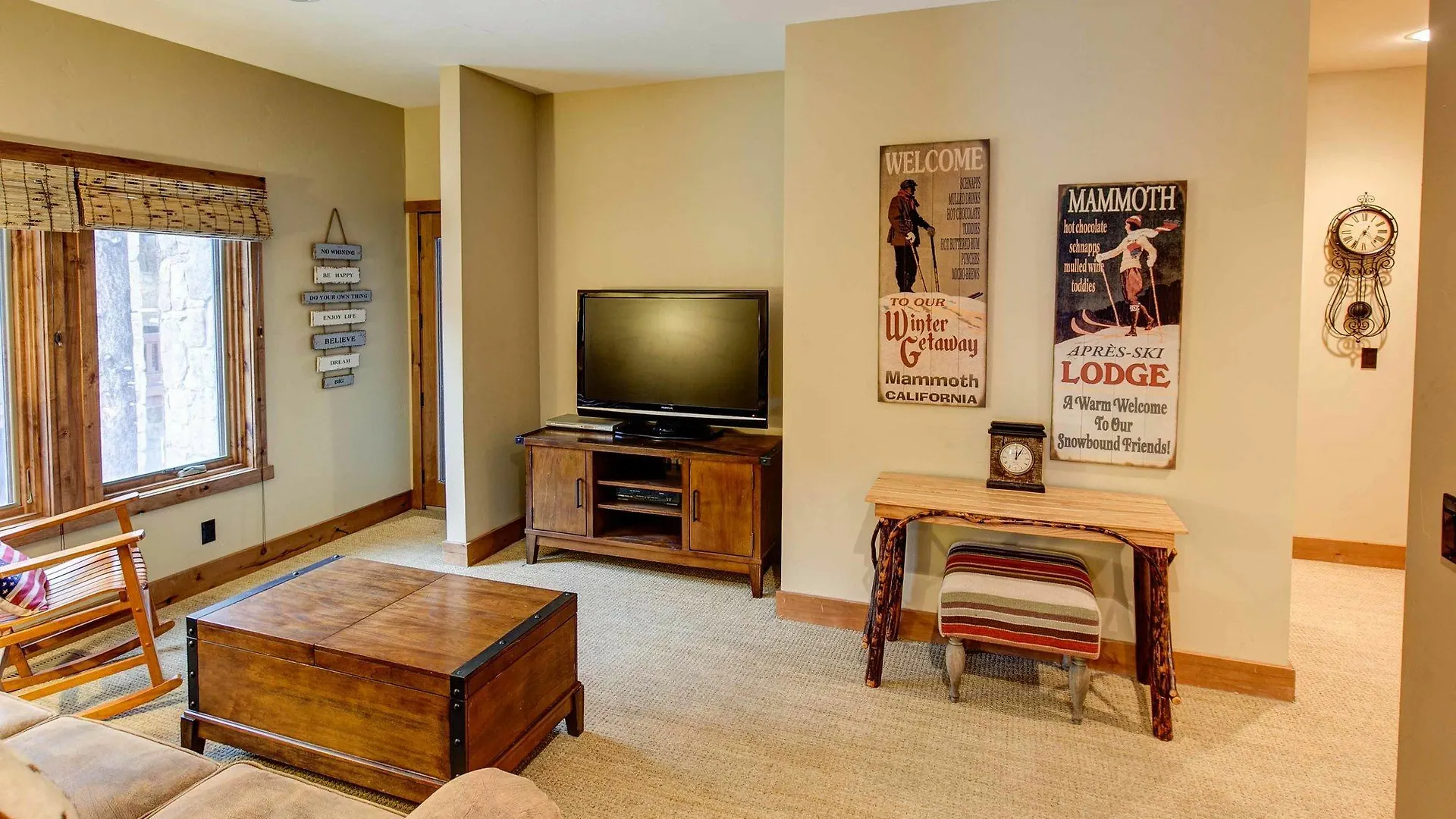 **** Privatunterkunft Stonegate 10 - Remodeled 4 Bedroom Home With Loft & Hot Tub Mammoth Lakes USA